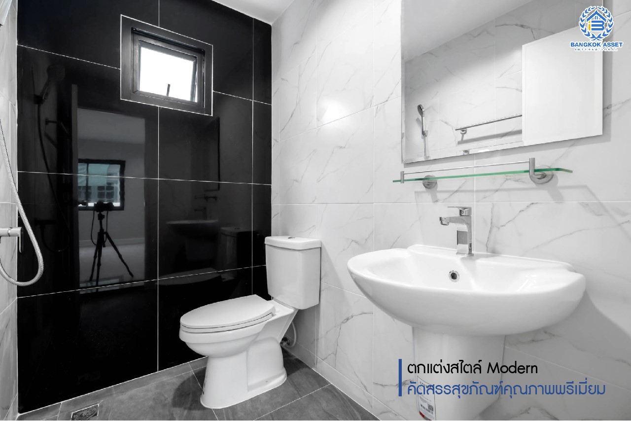 บ้านมือสองตกแต่งใหม่ ม.มณียา3 รัตนาธิเบศร์-ท่าอิฐ แบรนด์ Property Perfect หลังใหญ่ เนื้อที่  63 ตร.ว. ฟังก์ชั่นครบ! 4 ห้องนอน (มีห้องนอนชั้นล่าง) 2 ห้องน้ำ 2 ที่จอดรถ บนทำเลที่ดีที่สุด! เชื่อมต่อถ.รัตนาธิเบศร์ และถ.ราชพฤกษ์ ใจกลาง 2 เซ็นทรัลฯ ใกล้ MRT "สถานีบางรักน้อยท่าอิฐ"...